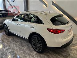 Infiniti Q70